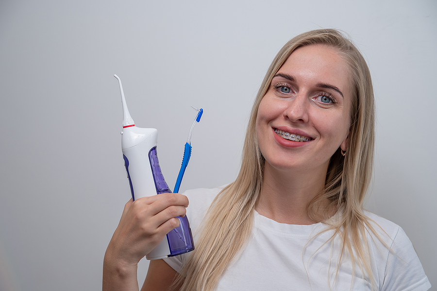 How to Brush Your Teeth the Right Way